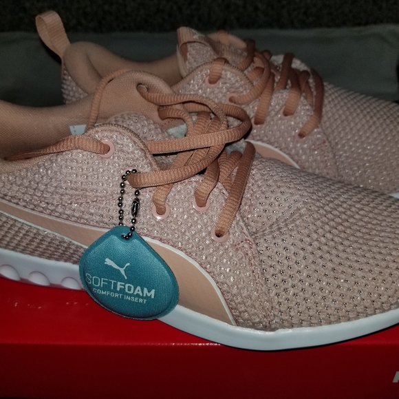 running shoes women puma